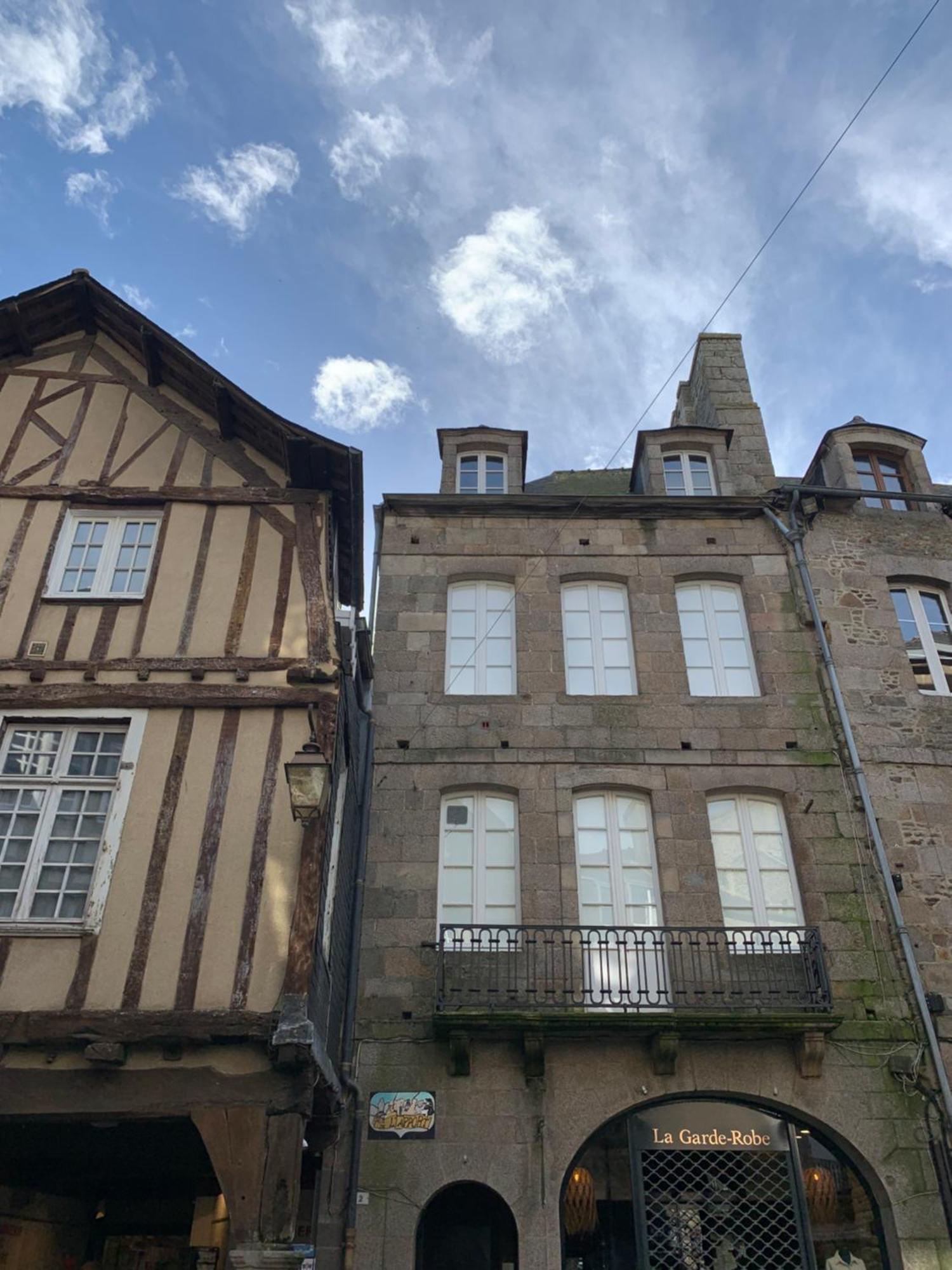 Le Grenier Studio De Charme Centre Historique Dinan Bagian luar foto